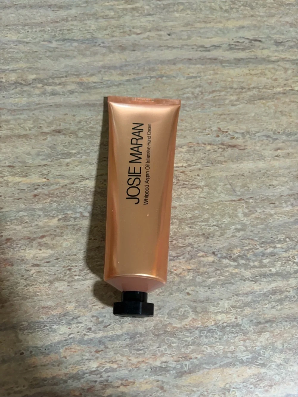 JOSIE MARAN lightweight hand